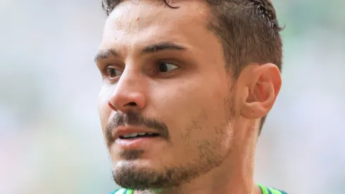 Raphael Veiga jogador do Palmeiras durante partida contra o Botafogo no estádio Arena Allianz Parque pelo campeonato BRASILEIRO A 2023. Foto: Marcello Zambrana/AGIF
