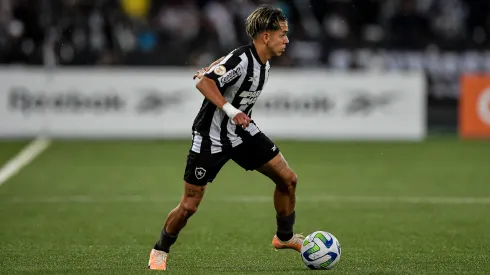 Matías Segovia, meia do Botafogo. Foto: Thiago Ribeiro/AGIF