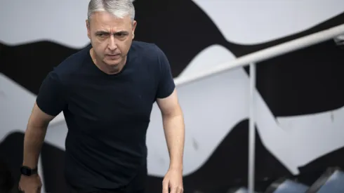 Tiago Nunes tecnico do Botafogo durante partida contra o Santos no estadio Engenhao pelo campeonato Brasileiro A 2023. Foto: Jorge Rodrigues/AGIF
