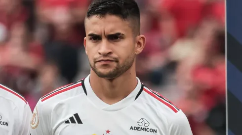 Nestor se pronuncia oficialmente sobre lesão. Foto: Robson Mafra/AGIF