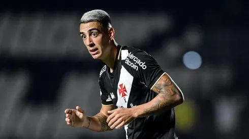 Puma Rodriguez jogador do Vasco durante partida contra o Athletico-PR no estadio Sao Januario pelo campeonato Brasileiro A 2023. Foto: Thiago Ribeiro/AGIF
