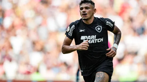 Foto: Thiago Ribeiro/AGIF - Tiquinho Soares manda recado para a torcida.