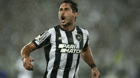 Gabriel Pires jogador do Botafogo durante partida contra o Goias no estadio Engenhao pelo campeonato Brasileiro A 2023. Foto: Jorge Rodrigues/AGIF
