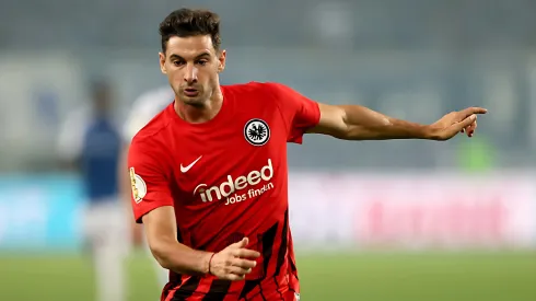 Foto: Martin Rose/Getty Images – Lucas Alario em partida pelo Frankfurt, na Alemanha
