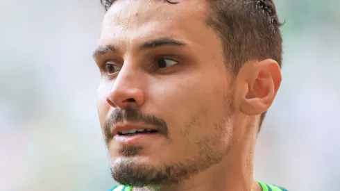 Raphael Veiga jogador do Palmeiras durante partida contra o Botafogo no estádio Arena Allianz Parque pelo campeonato BRASILEIRO A 2023. Foto: Marcello Zambrana/AGIF
