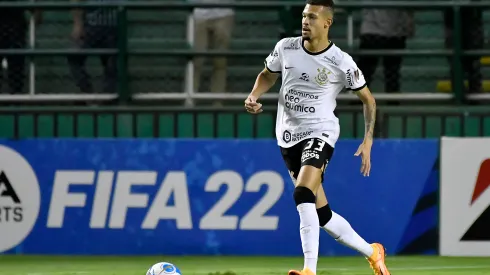 Botafogo recebe notícia preocupante sobre João Victor. Foto: Gabriel Aponte/Getty Images
