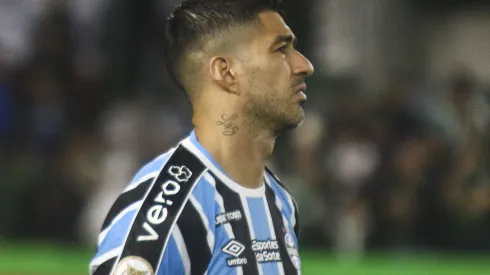Luis Suárez em sua passagem pelo Grêmio. Foto: Gabriel Machado/AGIF