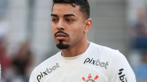 Matheus Bidu, lateral-esquerdo, do Corinthians. Foto: Robson Mafra/AGIF
