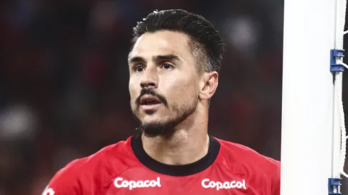 Willian Bigode pelo Athletico-PR no Brasileirão - Foto: Gabriel Machado/AGIF