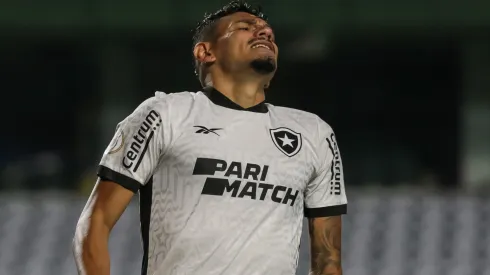 Tiquinho Soares, atacante do Botafogo. Foto: Robson Mafra/AGIF
