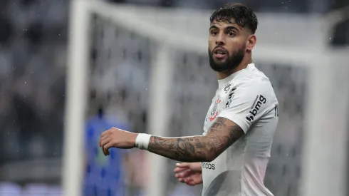  Yuri Alberto jogador do Corinthians disputa lance com [TAG2] jogador do Fluminense durante partida no estadio Arena Corinthians pelo campeonato BRASILEIRO A 2023. Foto: Marcello Zambrana/AGIF
