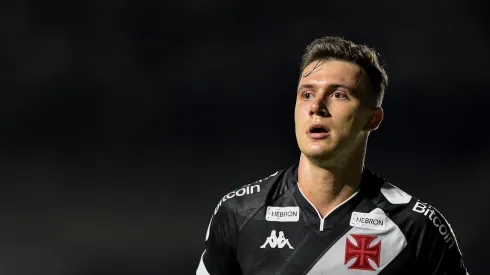 Lucas Piton jogador do Vasco durante partida contra o Resende no estadio Sao Januario pelo campeonato Carioca 2023. Foto: Thiago Ribeiro/AGIF
