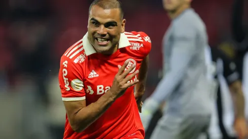 Zagueiro ajudou o Internacional no mercado - Foto: Pedro H. Tesch/AGIF.