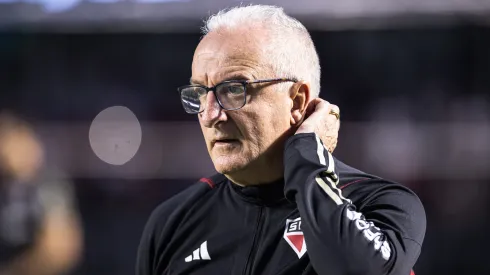 Foto: Marcello Zambrana/AGIF – Dorival Júnior manda recado para a diretoria do Tricolor.
