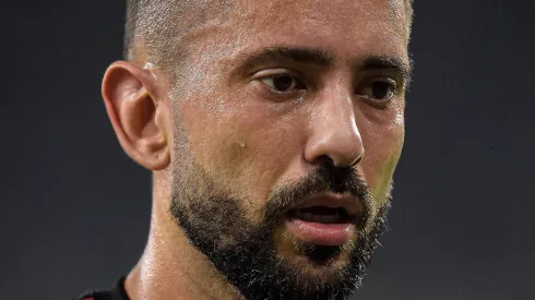 Everton Ribeiro jogador do Flamengo durante partida contra o Fluminense no estádio Maracanã pelo campeonato Carioca 2022. Foto: Thiago Ribeiro/AGIF
