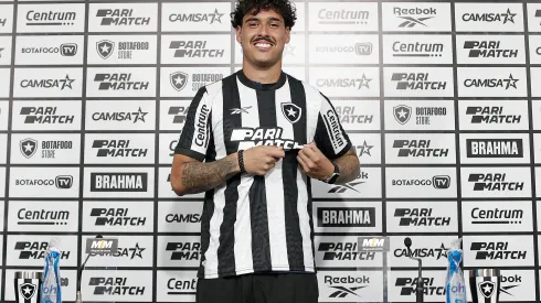 Foto: Vitor Silva/Botafogo – Valores de Lucas Halter vem à tona.
