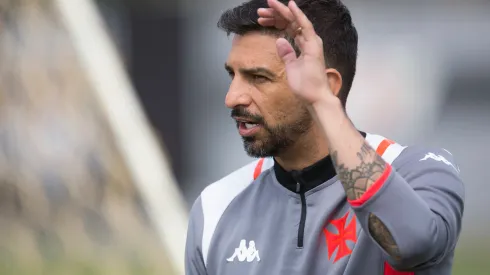 Foto: Daniel RAMALHO/VASCO – Emiliano Díaz fala sobre contratações do Vasco para 2024.
