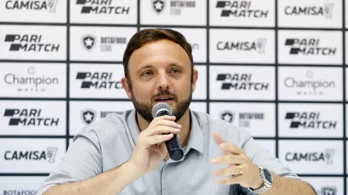 Foto: Vitor Silva/Botafogo - Mazzuco atento no mercado da bola.