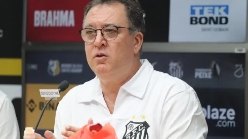 Foto: Reinaldo Campos/AGIF – Marcelo Teixeira recebe notícia sobre Dodô.
