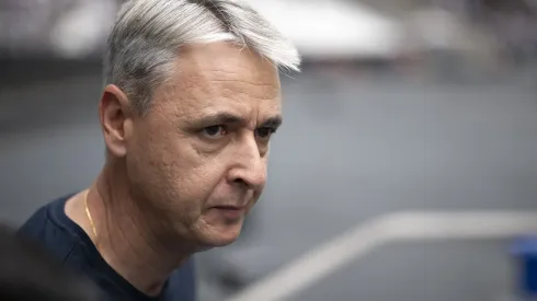 RJ - RIO DE JANEIRO - 26/11/2023 - BRASILEIRO A 2023, BOTAFOGO X SANTOS - Tiago Nunes tecnico do Botafogo durante partida contra o Santos no estadio Engenhao pelo campeonato Brasileiro A 2023. Foto: Jorge Rodrigues/AGIF