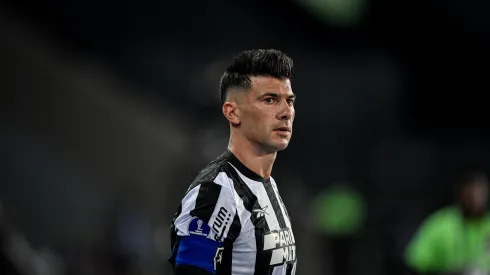 Victor Cuesta, zagueiro do Botafogo. Foto: Thiago Ribeiro/AGIF