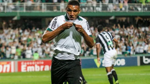 Igor Jesus interessa ao Athletico. Foto: Gabriel Machado/AGIF