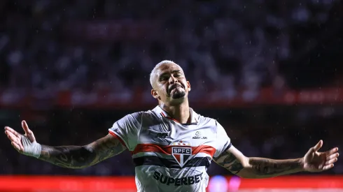 Luciano manda o papo sobre Carpini no São Paulo. Foto: Marcello Zambrana/AGIF
