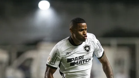 Júnior Santos, atacante do Botafogo. Foto: Alessandra Torres/AGIF
