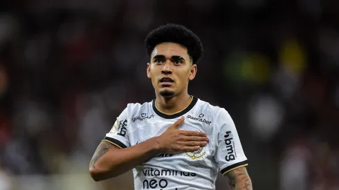 Du Queiroz interessa ao Grêmio. Foto: Thiago Ribeiro/AGIF