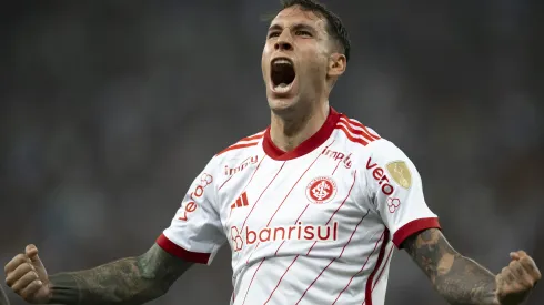 Internacional deve renovar com Hugo Mallo. Foto: Jorge Rodrigues/AGIF
