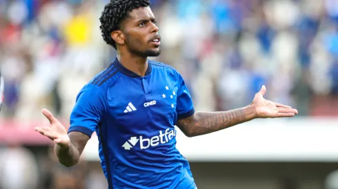 Wesley Gasolina jogador do Cruzeiro comemora seu gol durante partida contra o Athletic Club no estadio Arena do Jacare pelo campeonato Mineiro 2024. Gilson Lobo/AGIF
