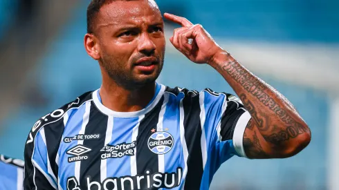 JP Galvão jogador do Grêmio comemora seu gol durante partida contra o Sao Jose no estadio Arena do Gremio pelo campeonato Gaucho 2024. Foto: Maxi Franzoi/AGIF
