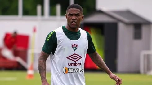 Douglas Costa não tem previsão de estreia. Foto: Marcelo Gonçalves/FFC