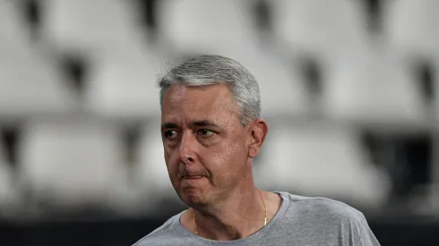 Tiago Nunes técnico do Botafogo durante partida contra o Portuguesa Rio no estadio Engenhao pelo campeonato Carioca 2024. Foto: Thiago Ribeiro/AGIF