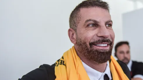 RJ - RIO DE JANEIRO - 11/11/2023 - VASCO, ELEICAO PARA PRESIDENTE - Pedrinho, candidato da chapa Sempre Vasco, durante a eleicao a qual elege o Presidente do Vasco da Gama para o Trienio 2024 a 2026, realizada na Sede do Calabouco, centro do Rio de janeiro. Foto: Thiago Ribeiro/AGIF