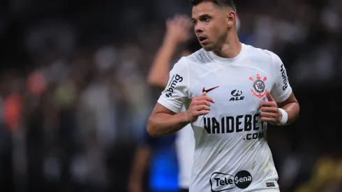 Foto: Ettore Chiereguini/AGIF - Romero defende Mano Menezes em derrota.