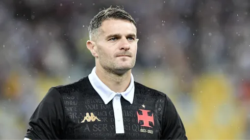 Vasco corre por jogador do Internacional e tratativas avançam, após lesão de Vegetti. Thiago Ribeiro/AGIF