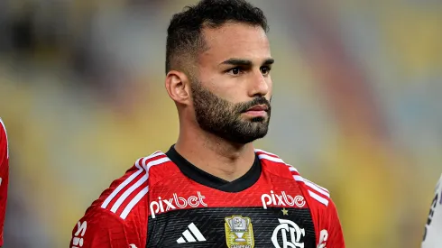 Thiago Maia jogador do Flamengo durante partida contra o Fluminense no  Maracanã pelo campeonato Copa do Brasil 2023. Foto: Thiago Ribeiro/AGIF
