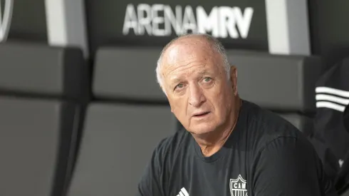 Jogador do Atlético-MG ‘passa pano’ para Felipão, mas detona jogadores parceiros. Alessandra Torres/AGIF