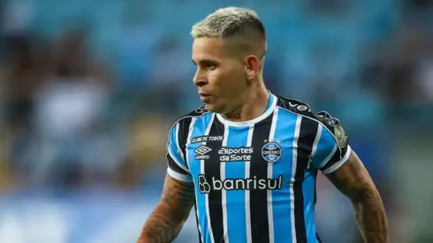 Saiu de maca: Substituto de Soteldo é lesionado e Renato pode perder mais um jogador. Lucas Uebel / Grêmio FBPA
