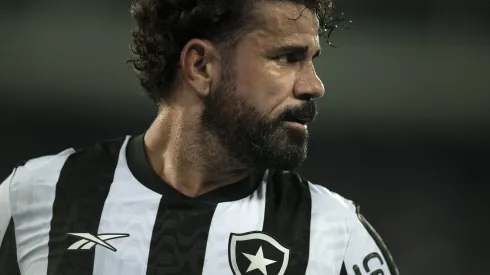 Diego Costa em sua passagem pelo Botafogo. Foto: Jorge Rodrigues/AGIF