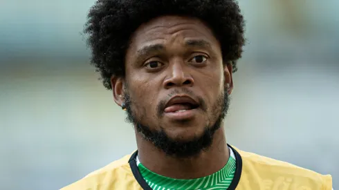 Luiz Adriano jogador do Palmeiras durante aquecimento antes da partida contra o Santos no estádio Maracanã pelo campeonato Libertadores 2020. Foto: Jorge Rodrigues/AGIF
