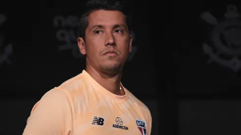  Thiago Carpini técnico do São Paulo durante partida contra o Corinthians no estadio Arena Corinthians pelo campeonato Paulista 2024. Foto: Ettore Chiereguini/AGIF
