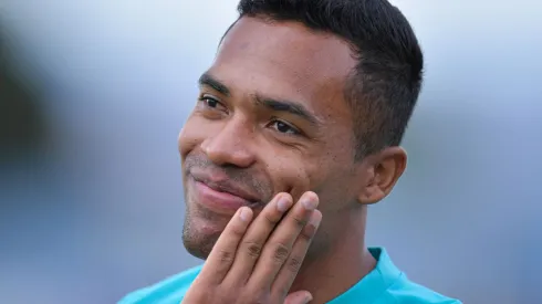 Alex Sandro durante treino da Seleção Brasileira. Foto: Pedro Vilela/Getty Images
