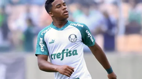 SP – BARUERI – 08/10/2023 – BRASILEIRO A 2023, PALMEIRAS X SANTOS – Endrick jogador do Palmeiras durante aquecimento antes da partida contra o Santos no estadio Arena Barueri pelo campeonato Brasileiro A 2023. Foto: Marcello Zambrana/AGIF