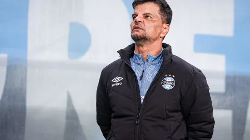 Alexandre Mendes foi quem comandou o Grêmio durante a partida. Foto: Maxi Franzoi/AGIF