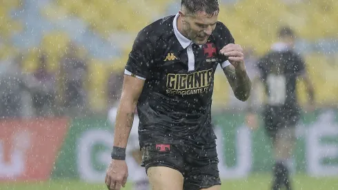 Vegetti, atacante do Vasco, ficou na bronca com gol anulado no clássico - Foto: Alexandre Loureiro/AGIF