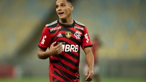 Thiaguinho tem contrato com o Flamengo até dezembro – Foto: Jorge Rodrigues/AGIF
