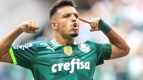 Gabriel Menino jogador do Palmeiras comemora seu gol durante partida contra o Agua Santa no estadio Arena Allianz Parque pelo campeonato Paulista 2023. Foto: Marcello Zambrana/AGIF
