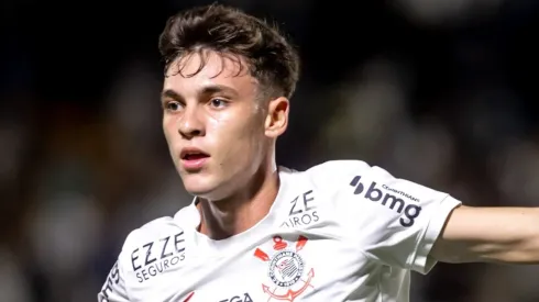 Corinthians renova contrato com meia promissor, Breno Bidon, e multa tem valor exorbitante. Leonardo Lima/AGIF